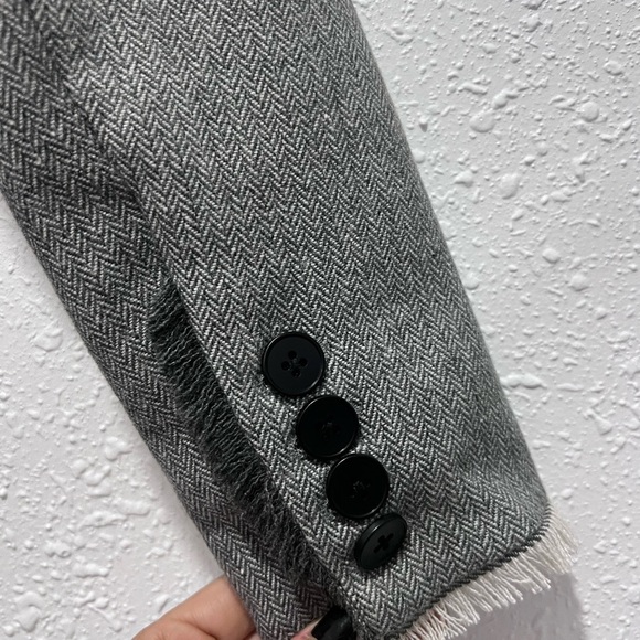 Tweed Gray Blazer with Notched Lapels and Structured Shoulders Small - Picture 3 of 13